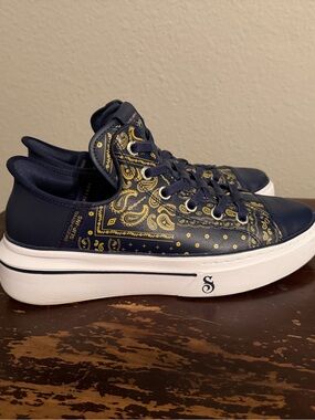 Skechers Snoop Dogg Ladies slip on’s